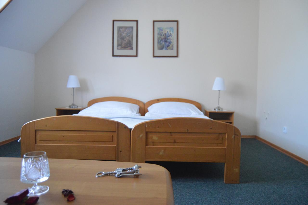Motel Gombas エクステリア 写真