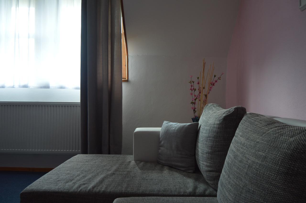 Motel Gombas エクステリア 写真