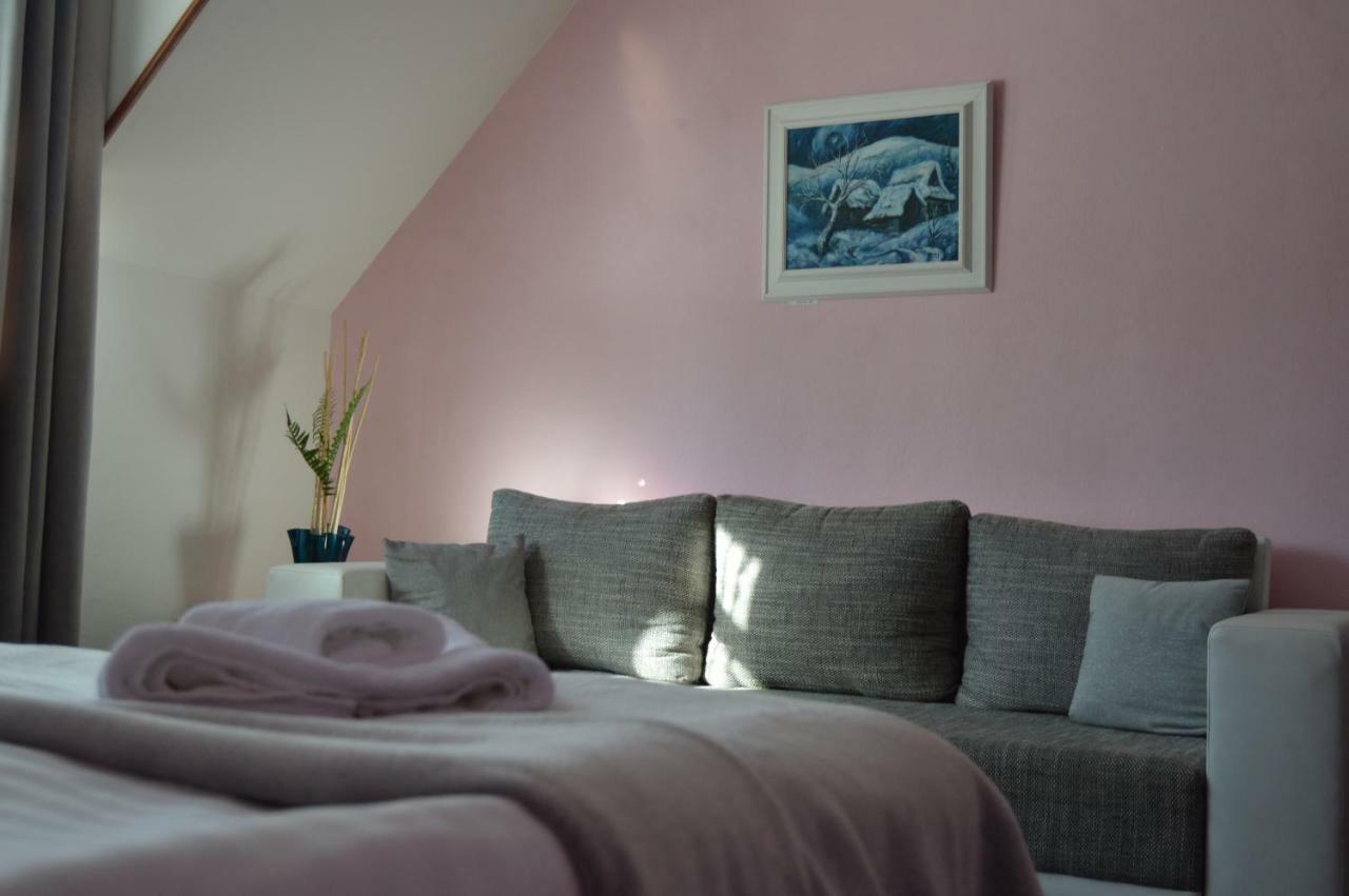 Motel Gombas エクステリア 写真